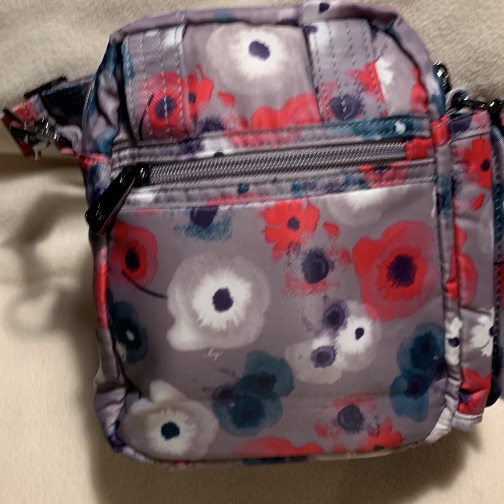 BNWOT. lug purse - Picture 3 of 9